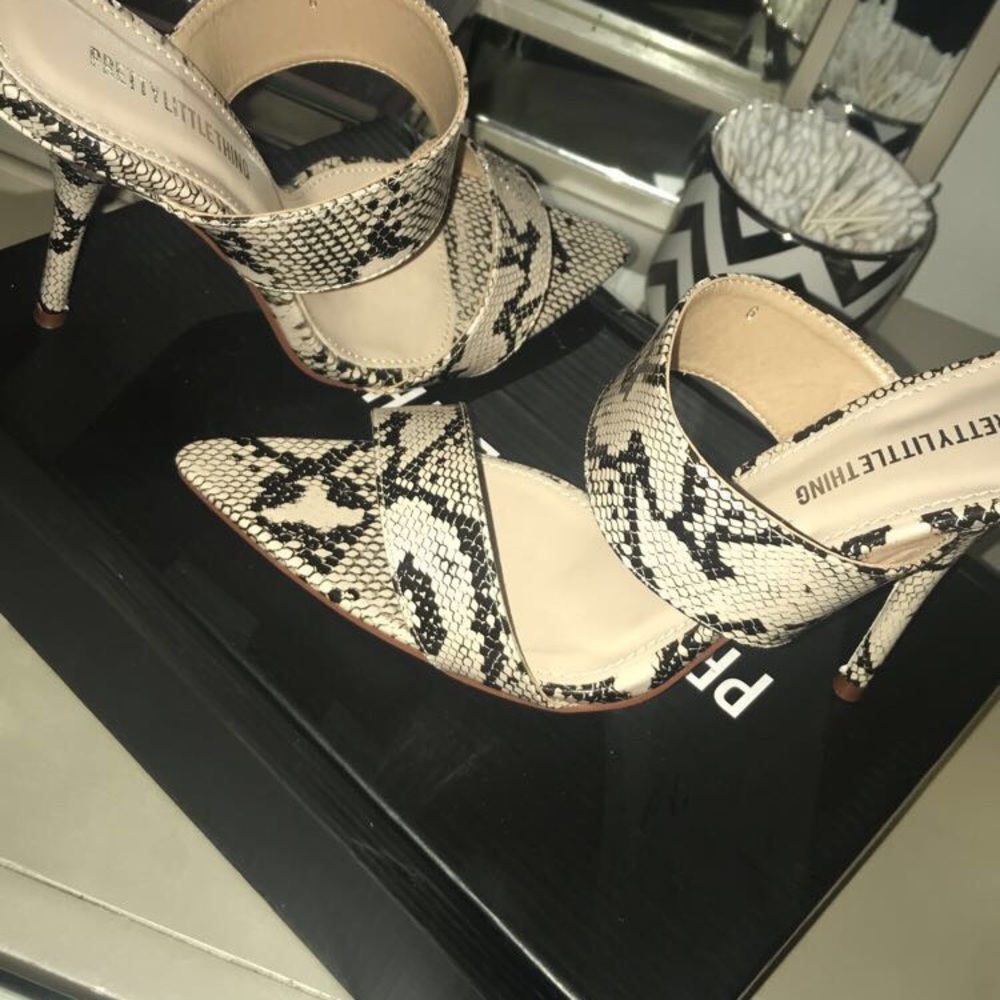 Snakeskin Heels women’s size 6